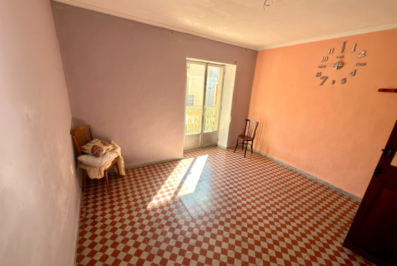 Resale - Casa de Pueblo - Vergel