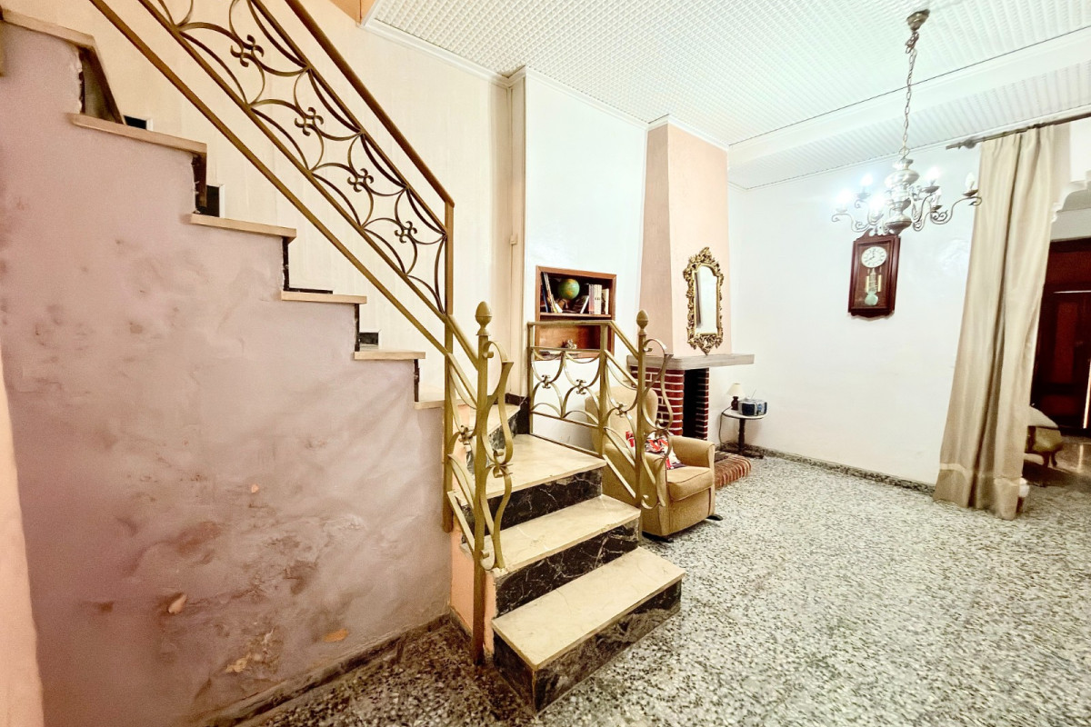 Resale - Casa de Pueblo - Vergel