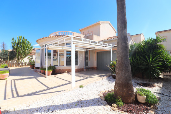 Herverkoop - Vrijstaande Villa - Ciudad Quesada - Atalayas