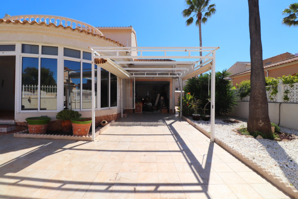 Herverkoop - Vrijstaande Villa - Ciudad Quesada - Atalayas