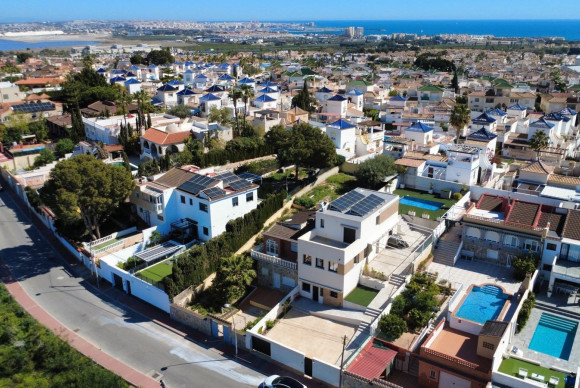 Herverkoop - Villa - Torrevieja - Los balcones