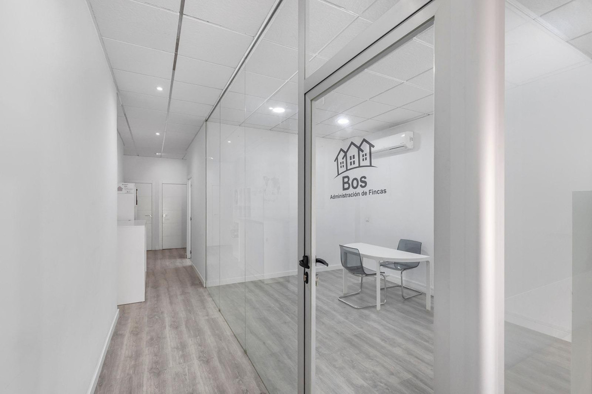 Herverkoop - Winkelruimte te koop - Torrevieja - La Mata pueblo