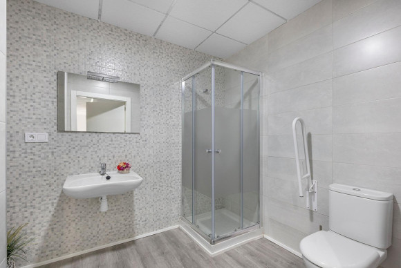 Herverkoop - Winkelruimte te koop - Torrevieja - La Mata pueblo