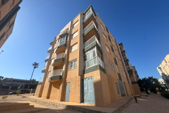 Reventa - Apartamento / piso - Torrevieja - La Mata