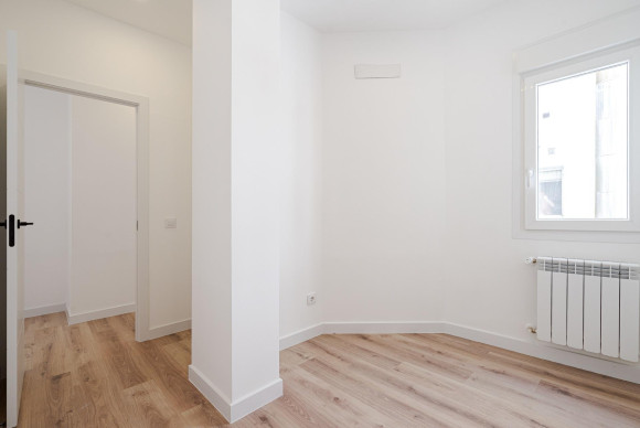Resale - Apartment  - Madrid - Pacífico