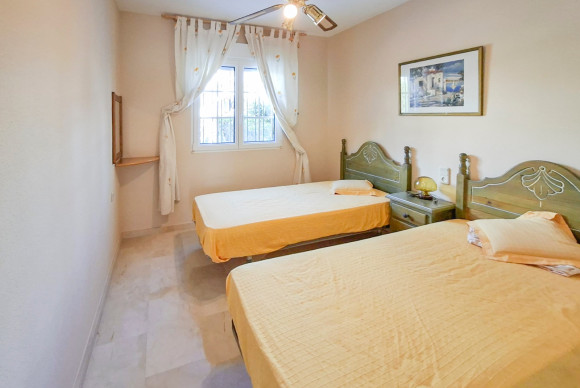 Resale - Town House - Villamartin