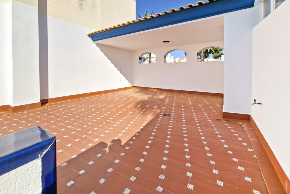 Resale - Town House - Villamartin