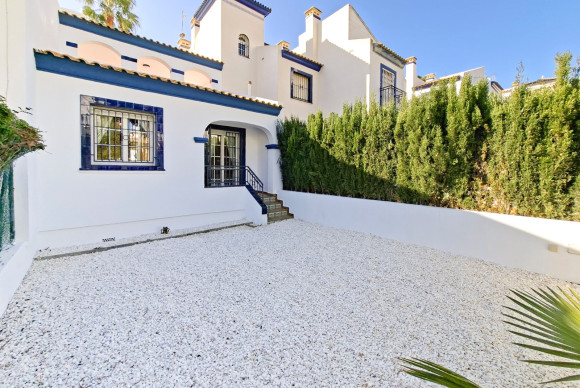 Resale - Town House - Villamartin