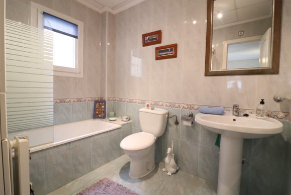 Reventa - Casa semi independiente - Algorfa - Montebello