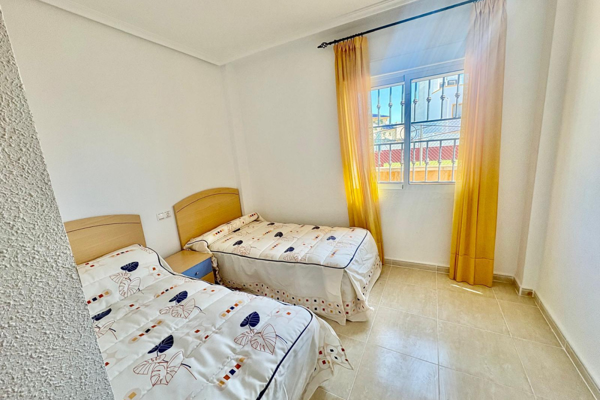 Resale - Bungalow - Orihuela Costa