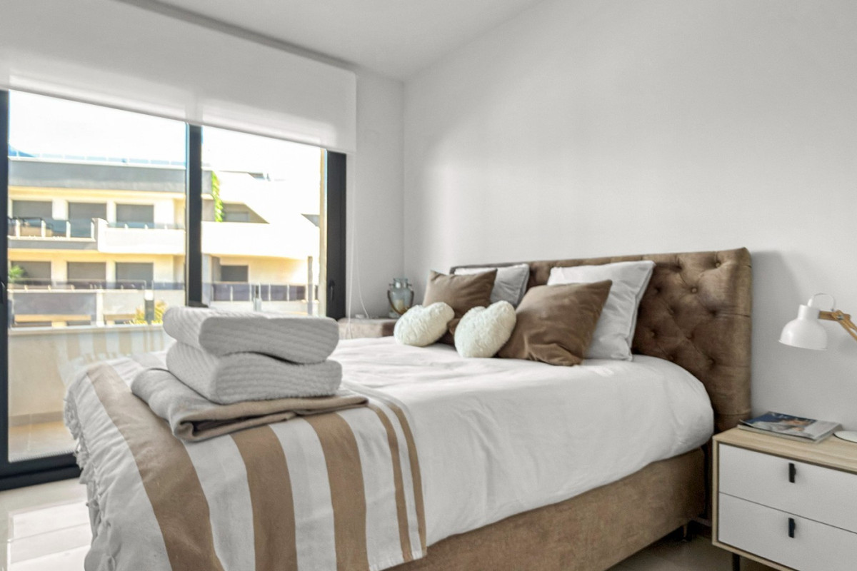 Resale - Apartment  - Orihuela Costa - Playa Flamenca