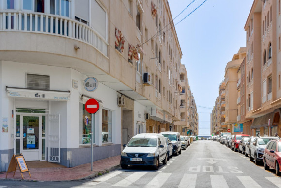 Herverkoop - Appartement  - Torrevieja - Playa del Acequión