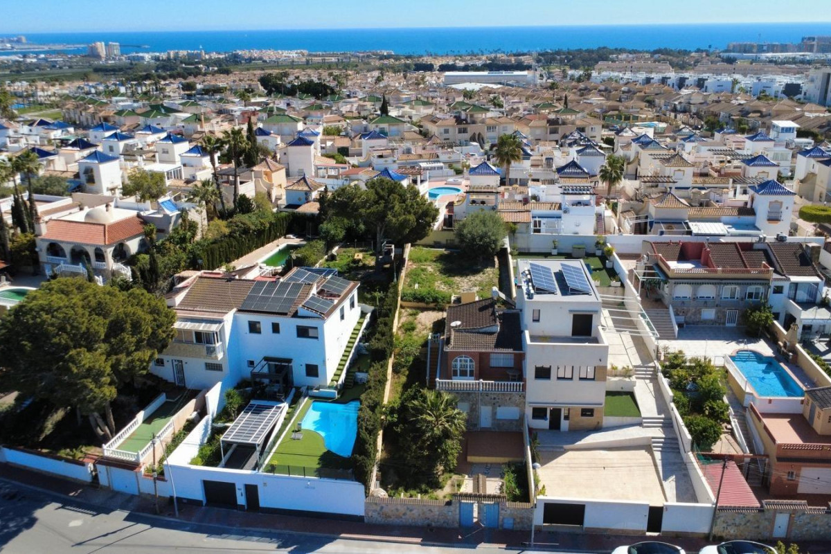 Herverkoop - Villa - Torrevieja - Los balcones