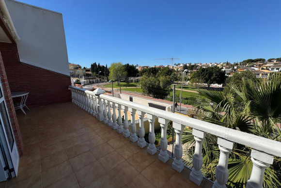 Herverkoop - Villa - Torrevieja - Los balcones
