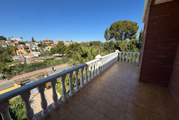 Herverkoop - Villa - Torrevieja - Los balcones