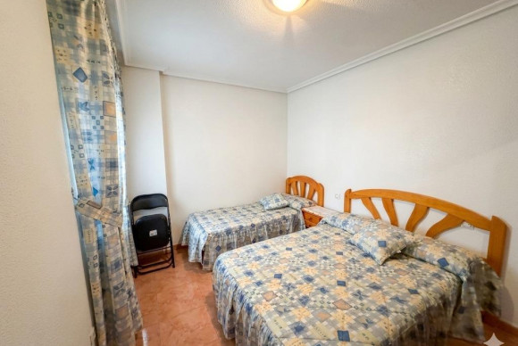 Resale - Apartment  - Torrevieja - Playa del cura