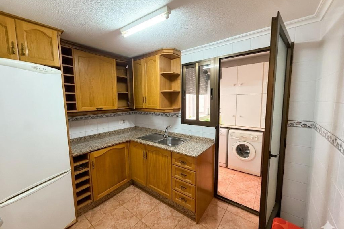 Resale - Apartment  - Torrevieja - Playa del cura