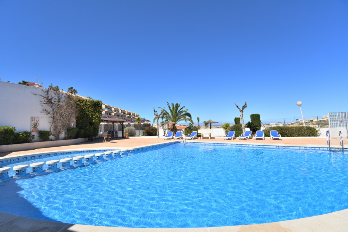 Reventa - Casa semi independiente - Ciudad Quesada - La Marquesa