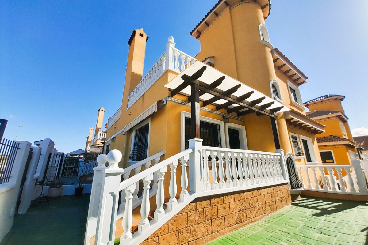 Resale - Semi Detached Villa - Ciudad Quesada - Lo Marabu