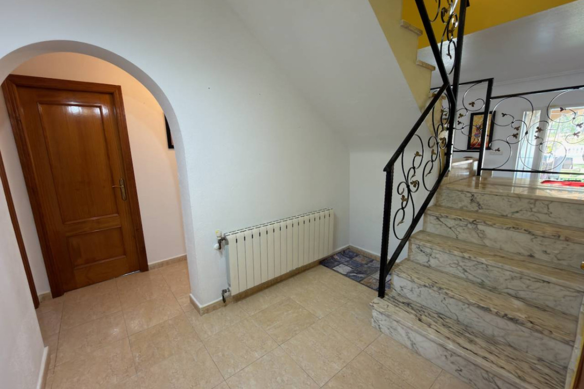 Resale - Finca / Country Property - Catral
