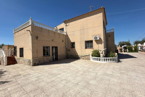 Resale - Finca / Country Property - Catral