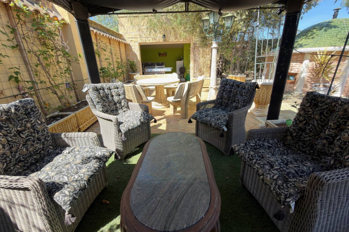 Resale - Finca / Country Property - Catral
