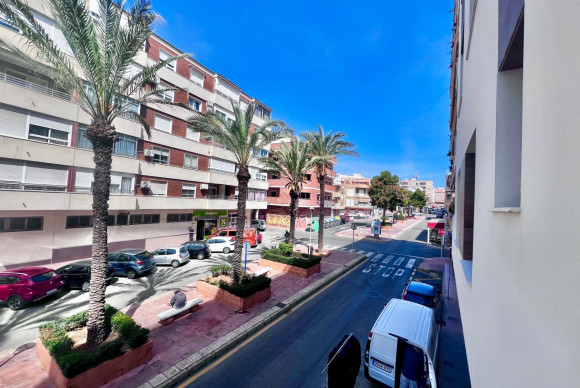 Reventa - Apartamento / piso - Torrevieja - torrevieja