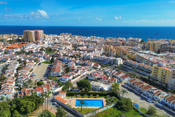 Revente - Terraced house - Torrevieja - Calas blanca