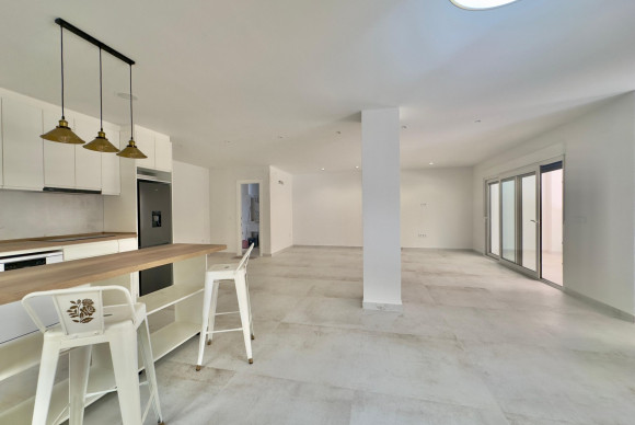 Resale - Apartment  - Torrevieja - Acequion