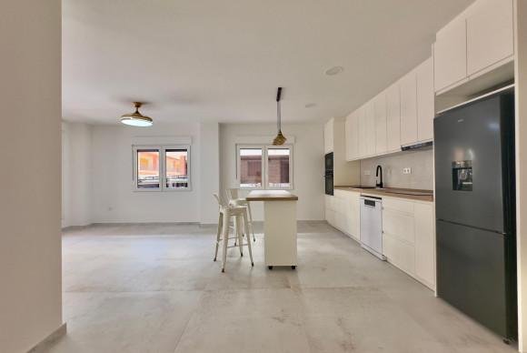 Resale - Apartment  - Torrevieja - Acequion