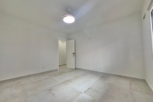 Resale - Apartment  - Torrevieja - Acequion