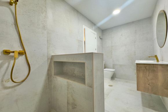 Resale - Apartment  - Torrevieja - Acequion