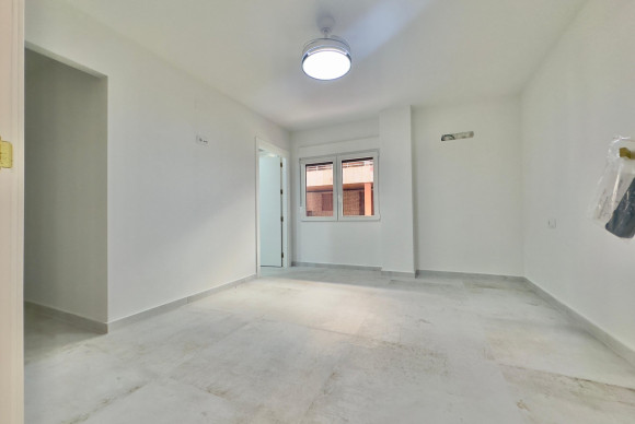 Resale - Apartment  - Torrevieja - Acequion