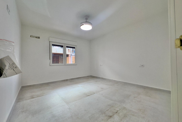 Resale - Apartment  - Torrevieja - Acequion