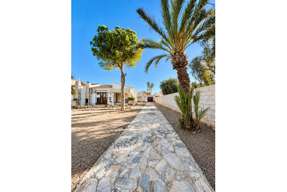 Revente - Villa - Torrevieja - Aguas Nuevas
