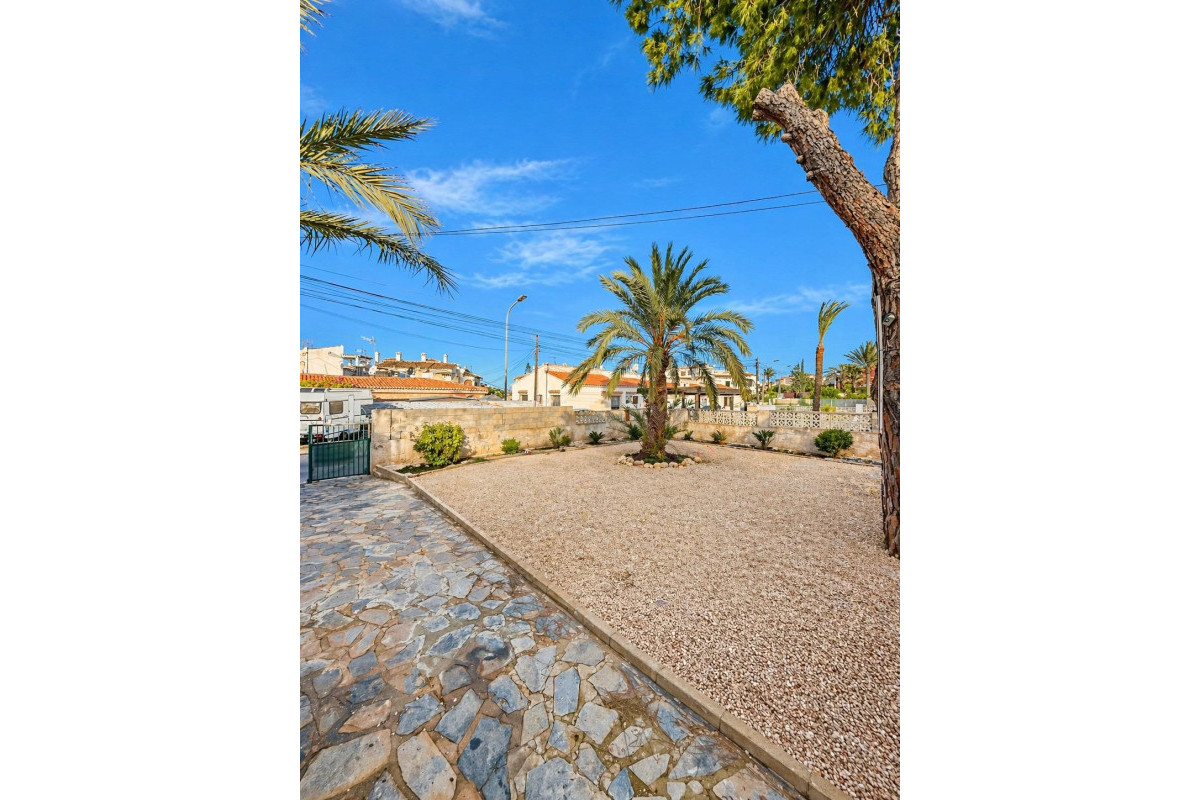 Revente - Villa - Torrevieja - Aguas Nuevas