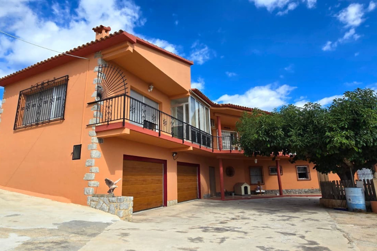 Resale - Chalet Independiente - Callosa De Ensarrià