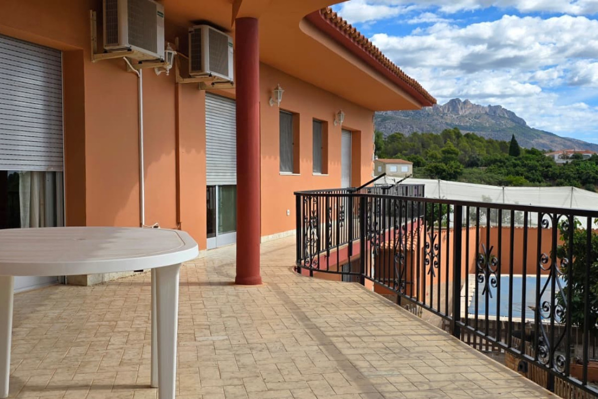 Resale - Chalet Independiente - Callosa De Ensarrià