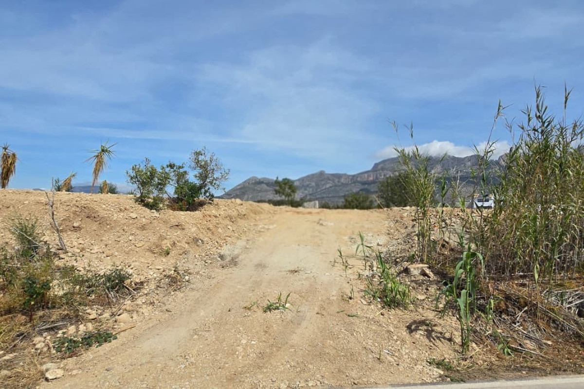 Reventa - rustic plot - Altea