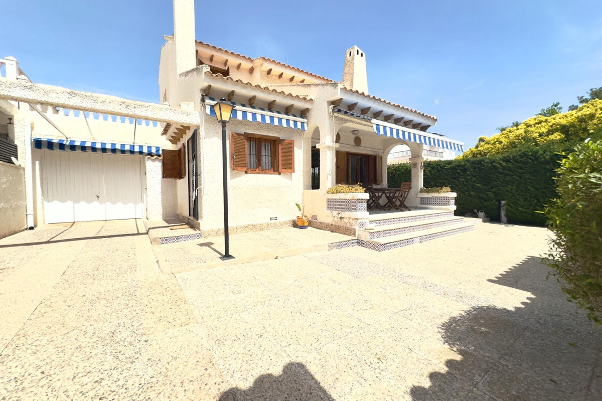 Revente - Villa - Orihuela Costa - La Zenia