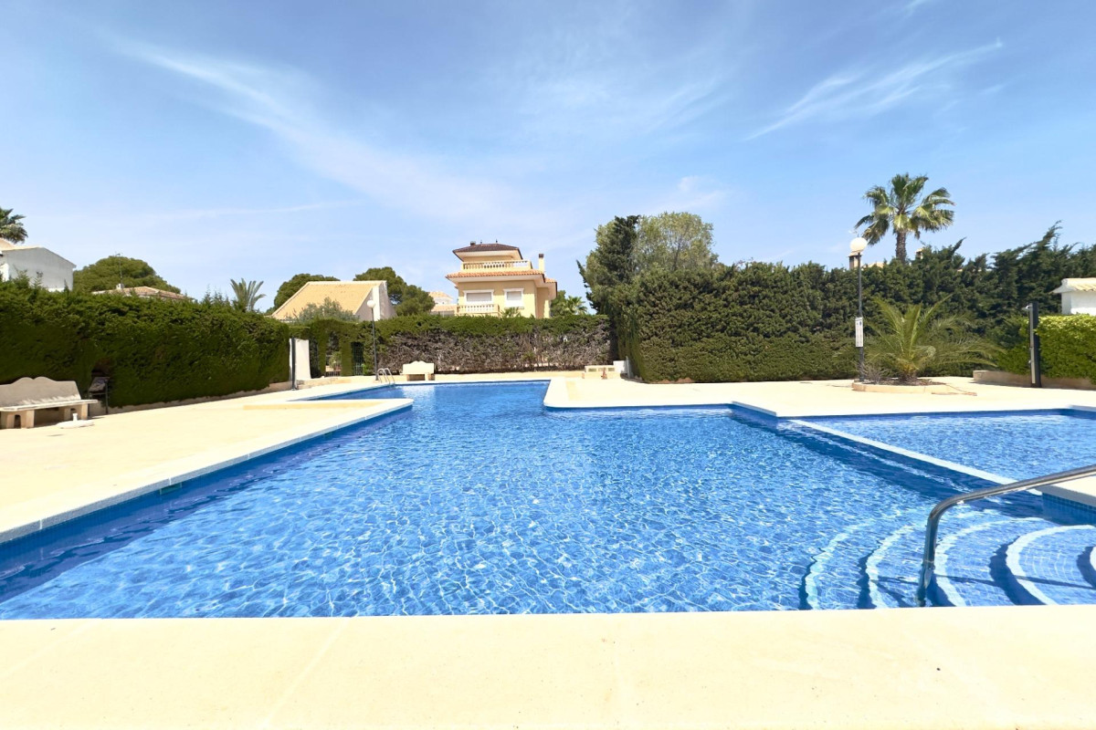 Revente - Villa - Orihuela Costa - La Zenia