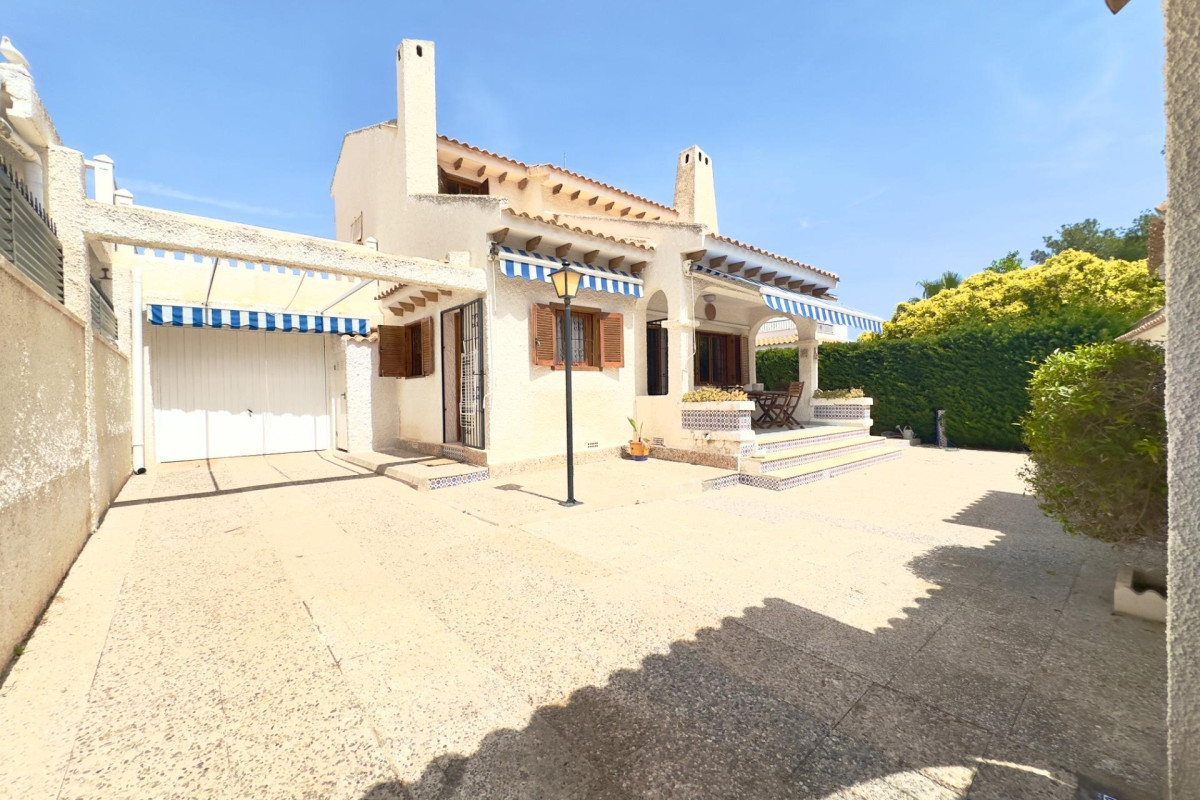 Revente - Villa - Orihuela Costa - La Zenia