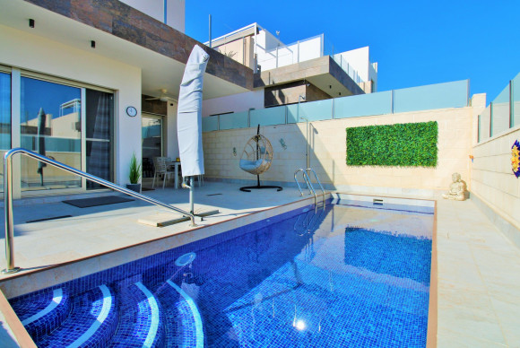 Resale - Villa - Villamartin