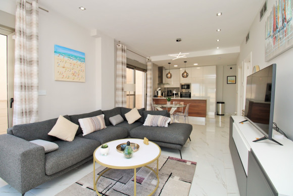 Resale - Villa - Villamartin