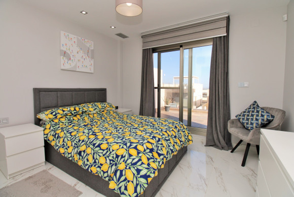 Resale - Villa - Villamartin