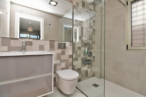 Resale - Villa - Villamartin