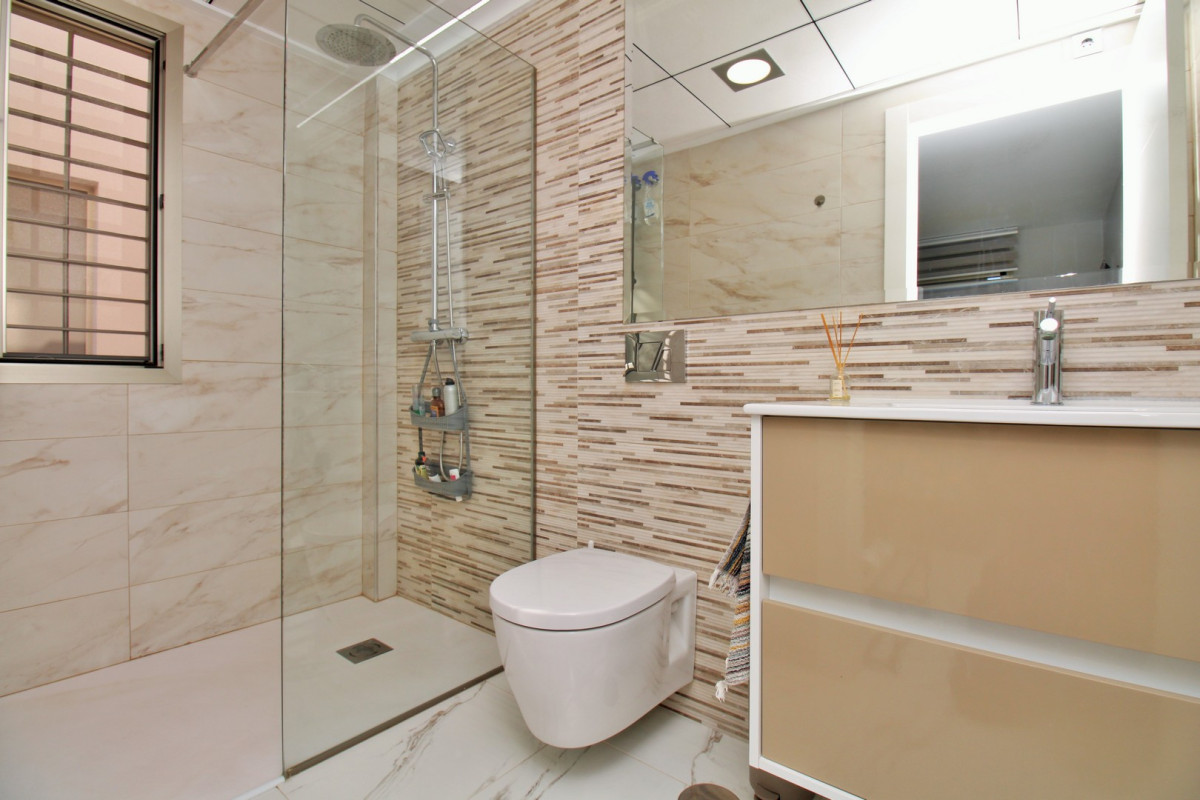 Resale - Villa - Villamartin