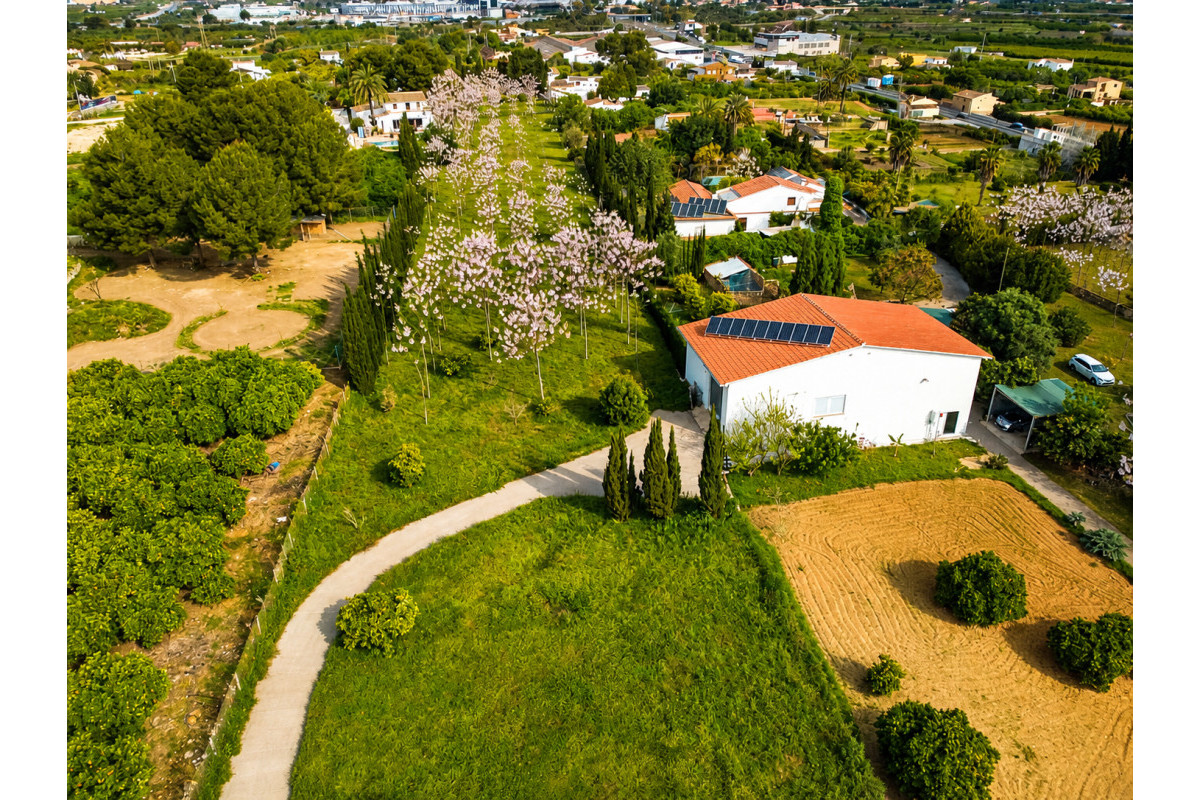 Resale - Chalet Independiente - Pedreguer