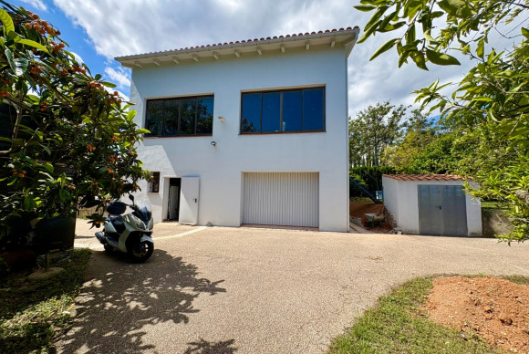 Resale - Chalet Independiente - Pedreguer