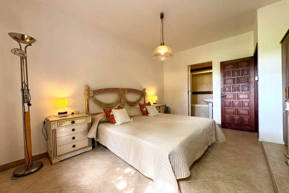 Resale - Chalet Independiente - Pedreguer